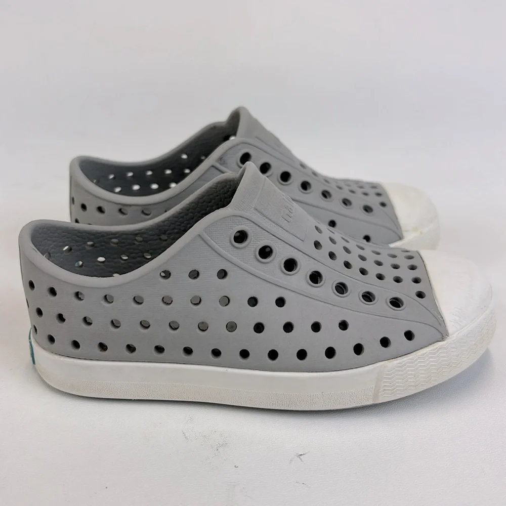 NATIVE Jefferson Gray SlipOn Water Shoes Kids Size C8
